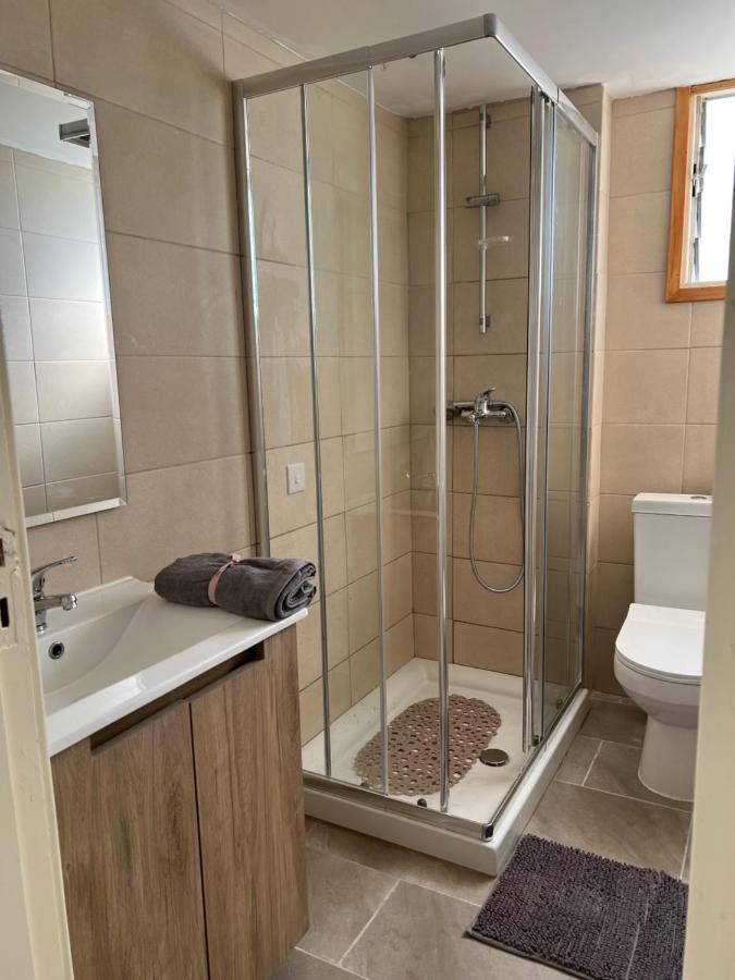 Joanna Court Rooms Larnaca Bagian luar foto