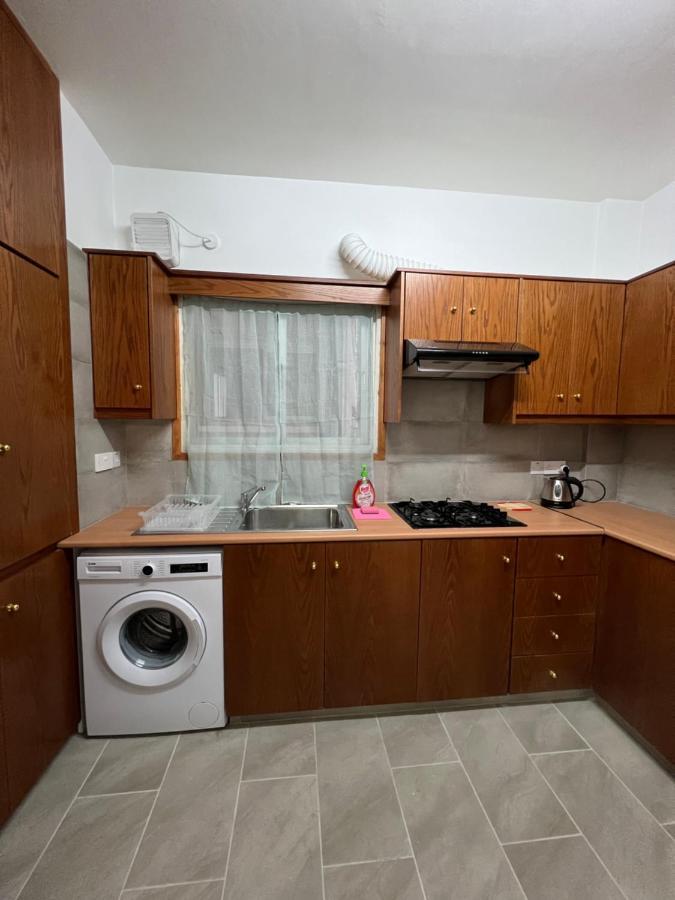 Joanna Court Rooms Larnaca Bagian luar foto